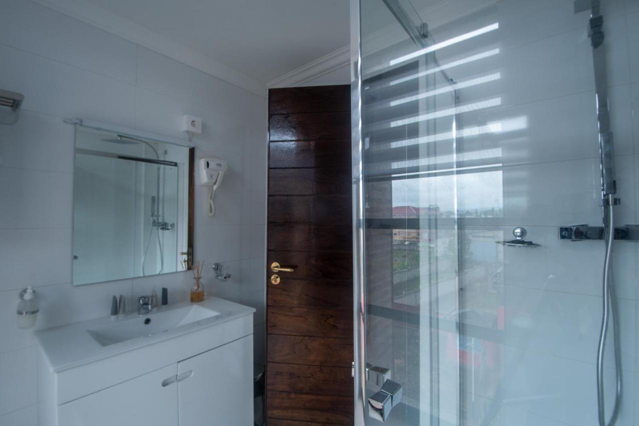 Wdc Aparthotel - Buea Esterno foto