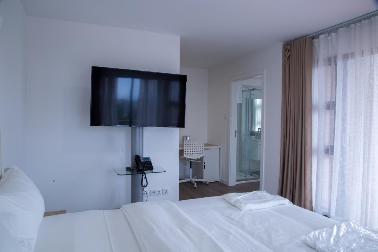 Wdc Aparthotel - Buea Esterno foto