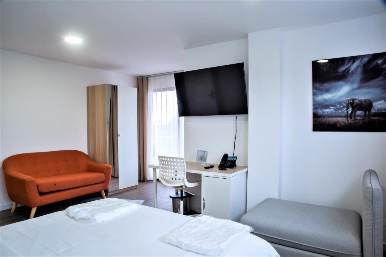 Wdc Aparthotel - Buea Esterno foto