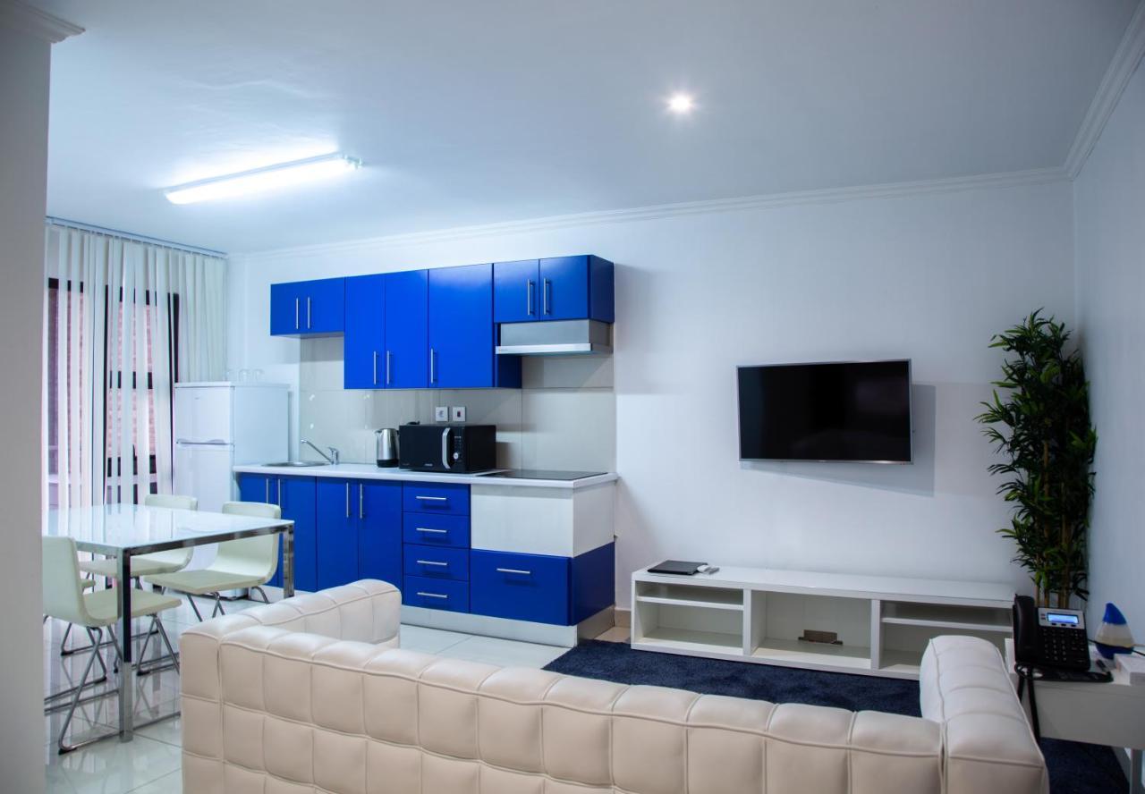 Wdc Aparthotel - Buea Esterno foto