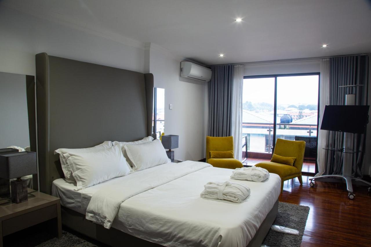 Wdc Aparthotel - Buea Esterno foto