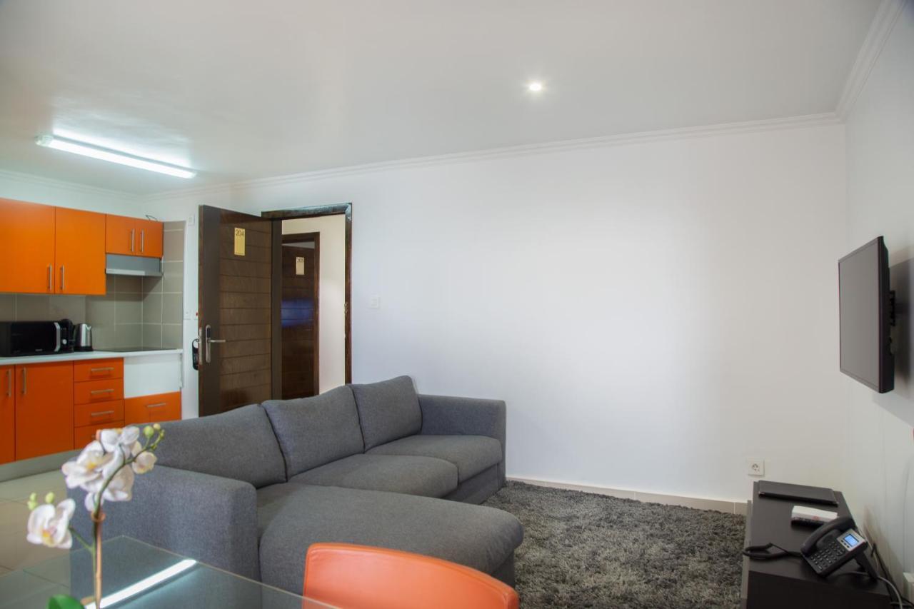 Wdc Aparthotel - Buea Esterno foto